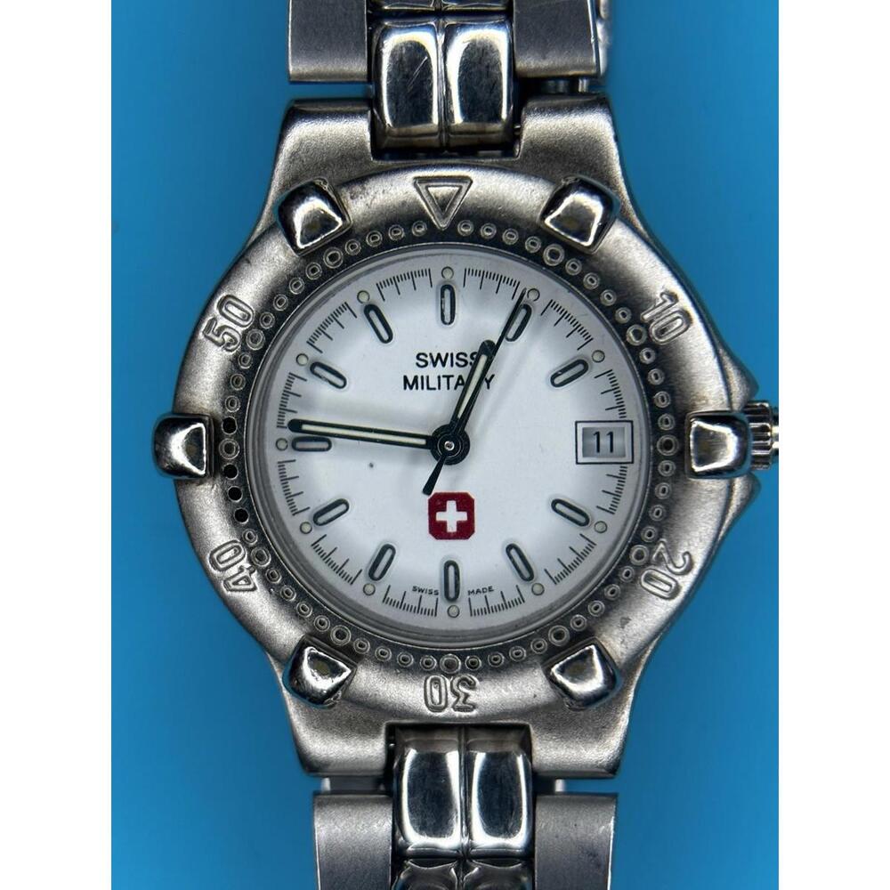 Swiss Military Swiss Made  Stainless Steel Rotating Bezel New Battery - Picture 4 of 6
